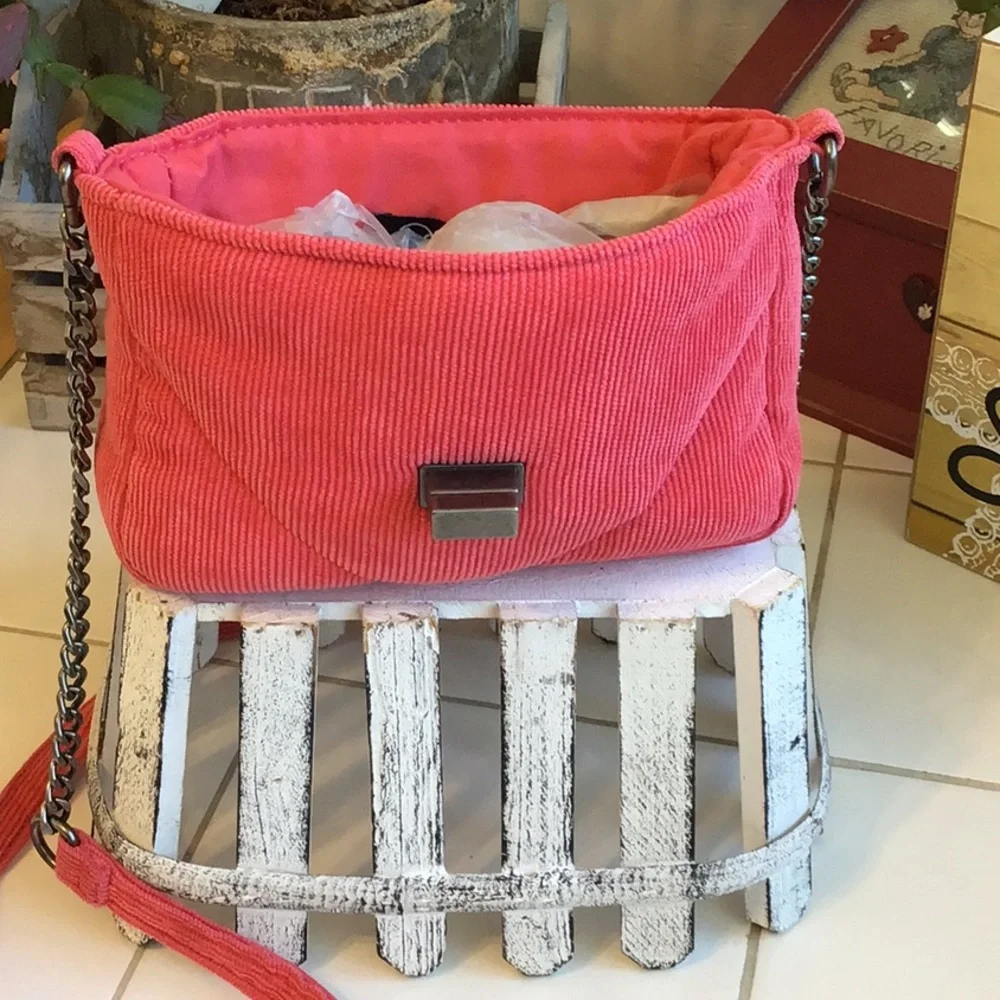 ‘Art Class’ Quilted Coral Soft Corduroy Crossbody (#2) - Picture 5 of 9